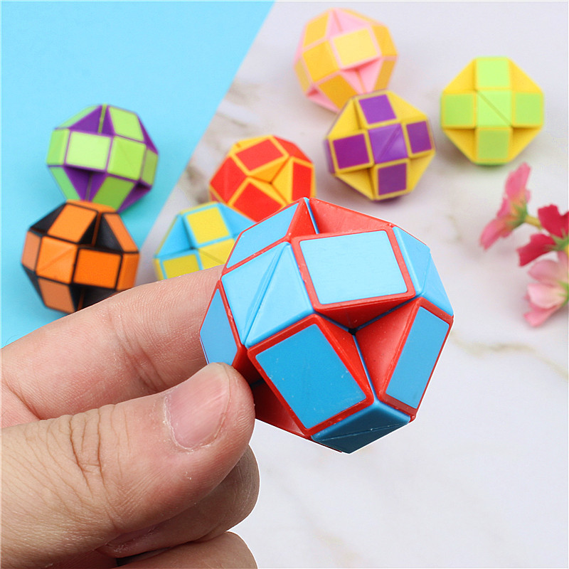 8 pezzi di serpenti pieghevoli - Kids Toys Easter recensione e prezzo